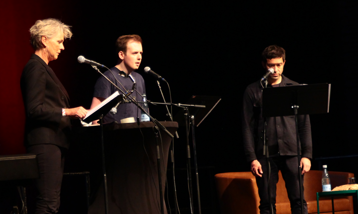 Søs Egelind, Tobias Leander og Thomas Levin opfører Thomas Korsgaards radiohørespil "Chancevask" på Ordkraft 2022.